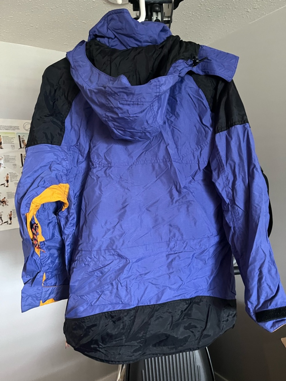Outdoor/rain Jacket - Picture 4 of 4